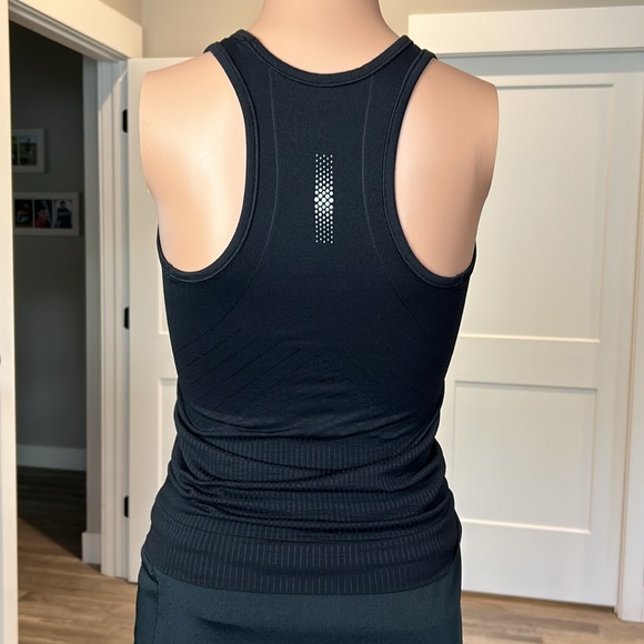 Athleta tank - Picture 2 of 3